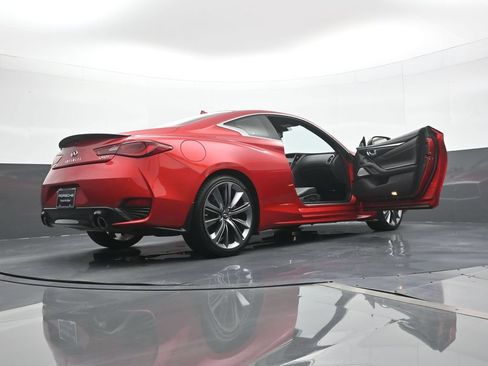 Used 2018 INFINITI Q60 Red Sport 400 AWD/4WD image 25