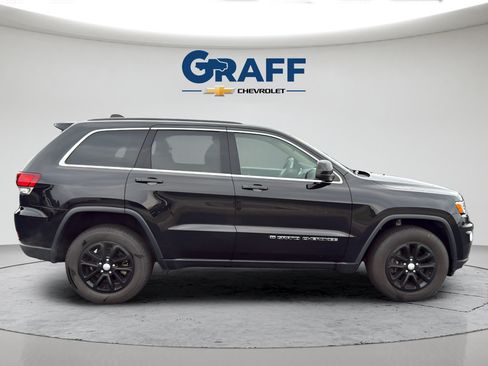 Used 2022 Jeep Grand Cherokee Laredo E AWD/4WD image 9