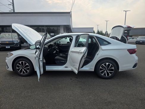 New 2025 Volkswagen Jetta S image 15