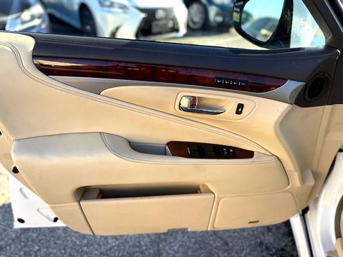 Used 2015 Lexus LS 460 w/ Comfort Package image 17