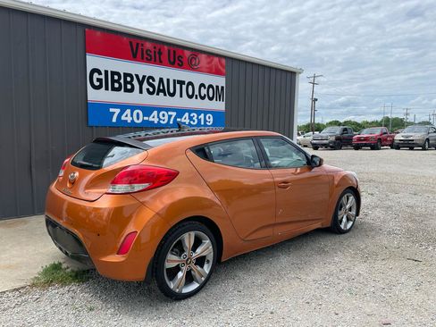 Used 2013 Hyundai Veloster w/ Style Pkg FWD image 4