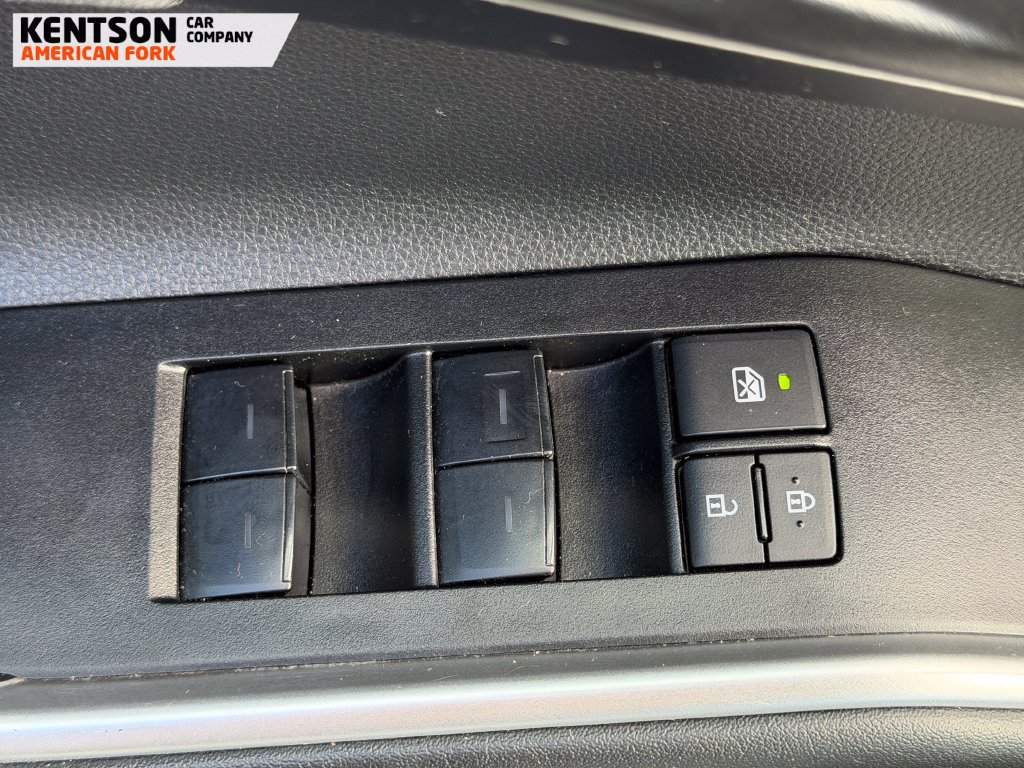 Used 2025 Toyota Highlander LE AWD/4WD image 20