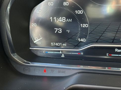 Used 2022 GMC Yukon XL SLT w/ SLT Luxury Package image 19