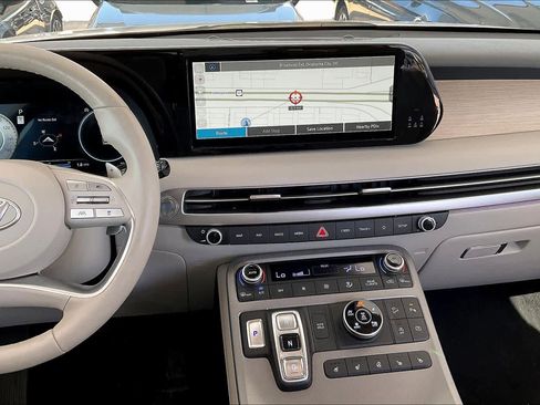 Used 2025 Hyundai Palisade Limited AWD/4WD image 8