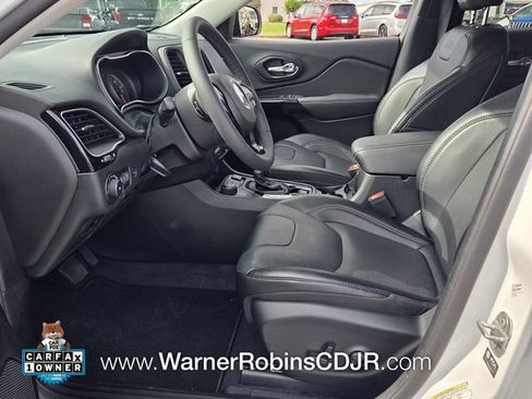 Used 2023 Jeep Cherokee Altitude Lux AWD/4WD image 5