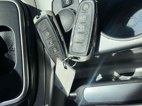 Used 2016 Ford C-MAX Energi SEL w/ Equipment Group 301A image 17