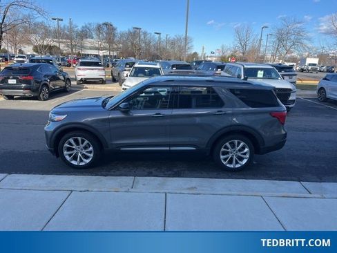 Certified 2022 Ford Explorer Platinum w/ Equipment Group 601A image 4