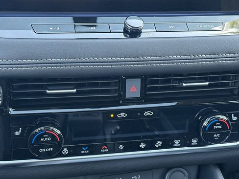 New 2026 Nissan Rogue Platinum w/ Tech Package image 18