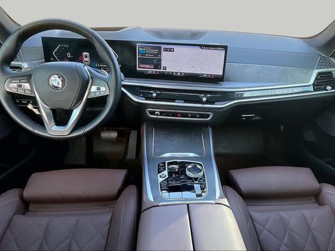 Used 2025 BMW X5 xDrive40i w/ Executive Package AWD/4WD image 15