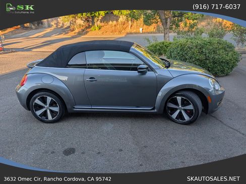 Used 2013 Volkswagen Beetle 2.0T FWD image 10