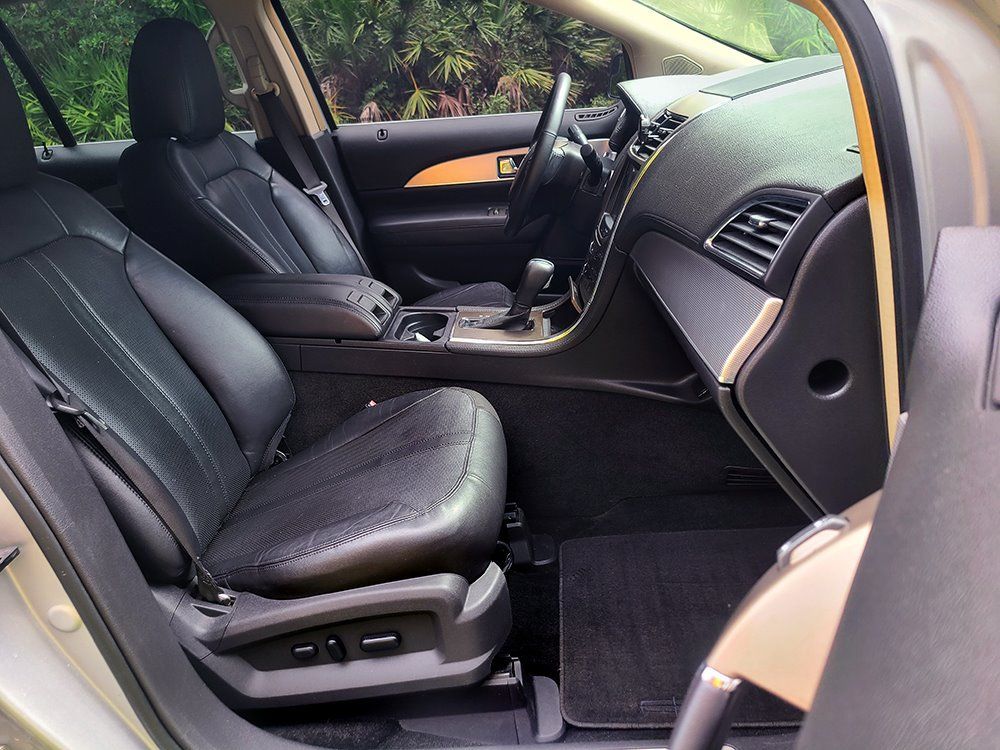 Used 2011 Lincoln MKX 2WD image 15