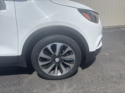 Used 2021 Buick Encore Preferred AWD/4WD image 4