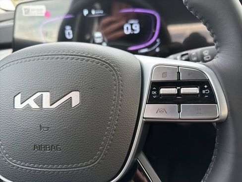 New 2025 Kia Telluride S image 19