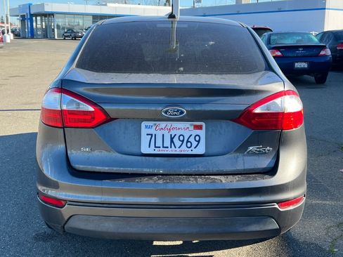 Used 2015 Ford Fiesta SE image 5