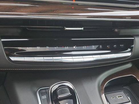 Certified 2023 Cadillac Escalade Sport Platinum AWD/4WD image 12