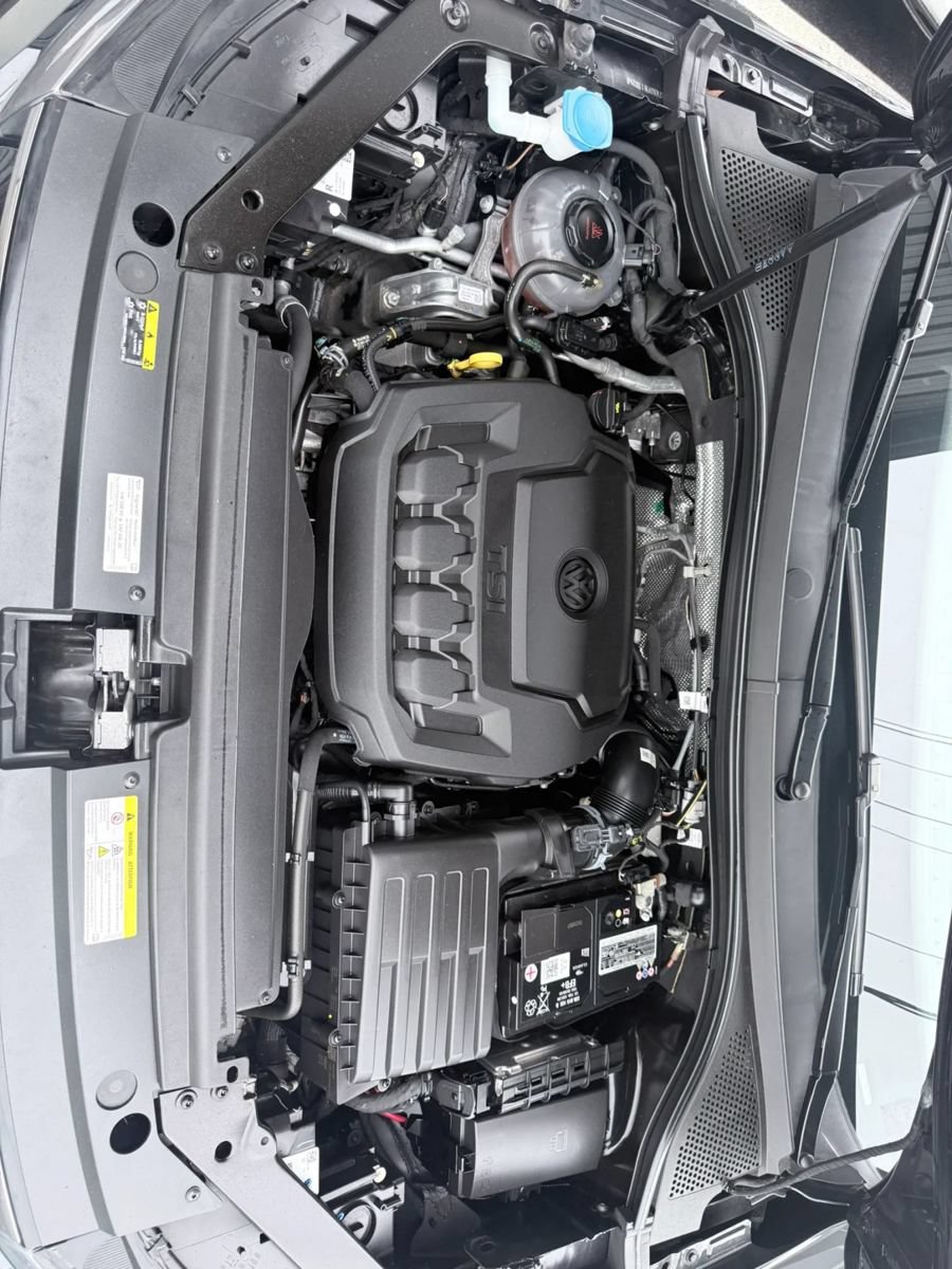 Used 2023 Volkswagen Tiguan SE R-Line AWD/4WD image 46