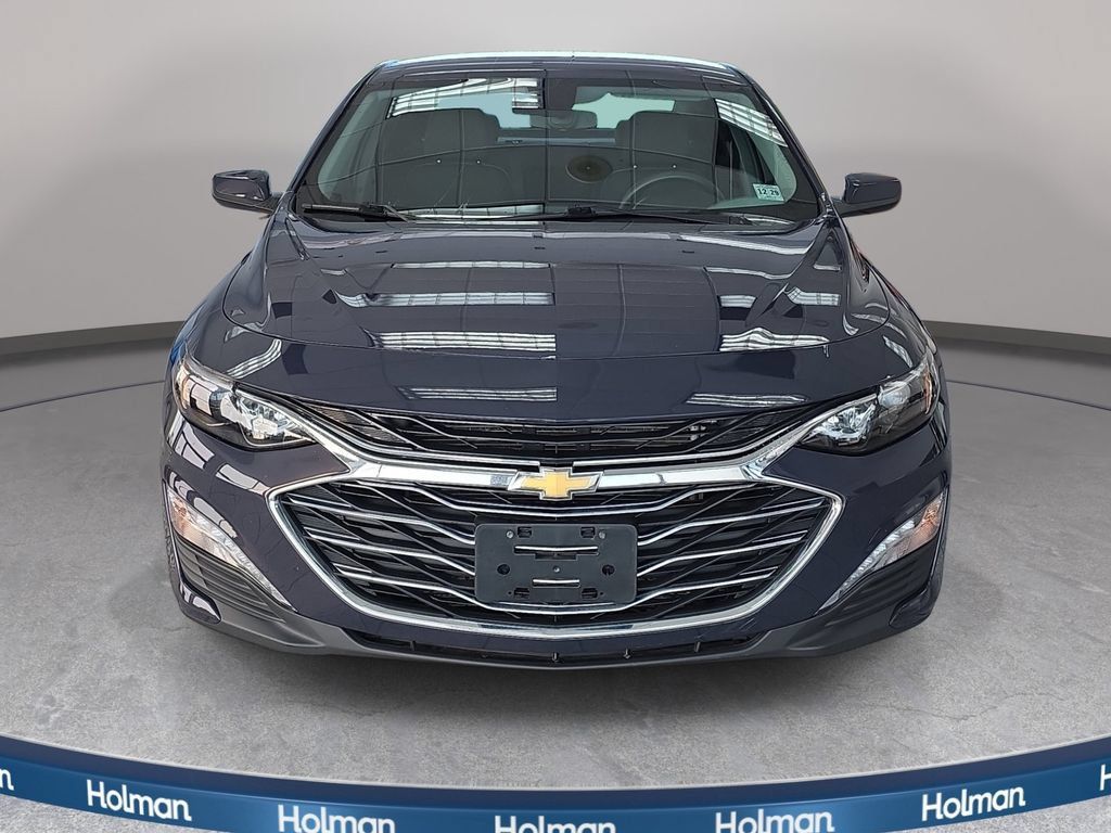 Used 2025 Chevrolet Malibu LT FWD image 2