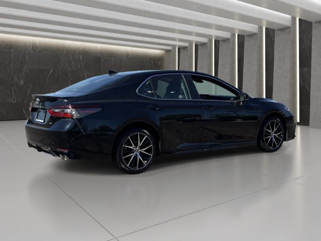 Used 2022 Toyota Camry SE w/ Carpet Mat Package (TMS) FWD image 6