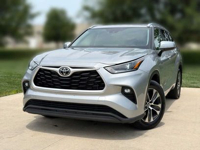 Used 2021 Toyota Highlander XLE