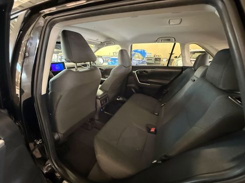 Used 2025 Toyota RAV4 LE FWD image 28