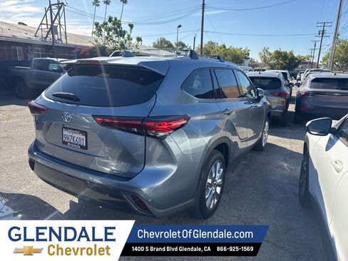 Used 2023 Toyota Highlander Limited image 5