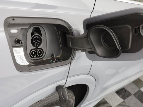 Used 2024 Audi Q4 e-tron Premium Plus w/ Premium Plus image 20