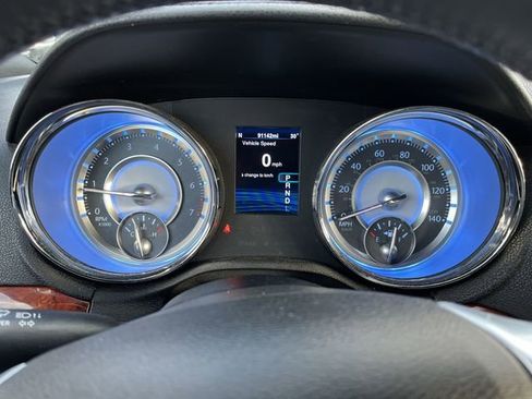 Used 2014 Chrysler 300 AWD w/ Driver Convenience Group image 12