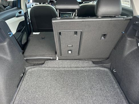 New 2025 Volkswagen Taos SE image 13