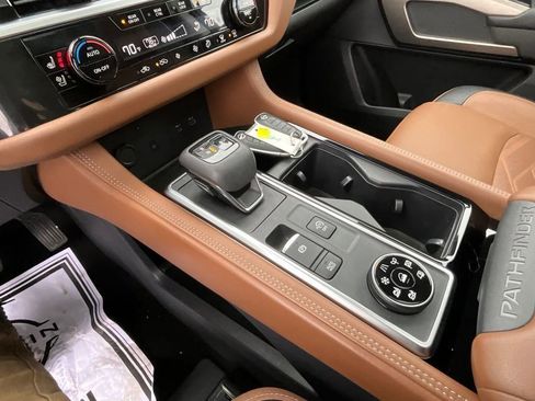 Used 2023 Nissan Pathfinder Platinum w/ Cargo Package image 41