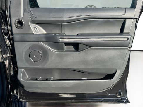 Used 2022 Ford Expedition XLT image 34