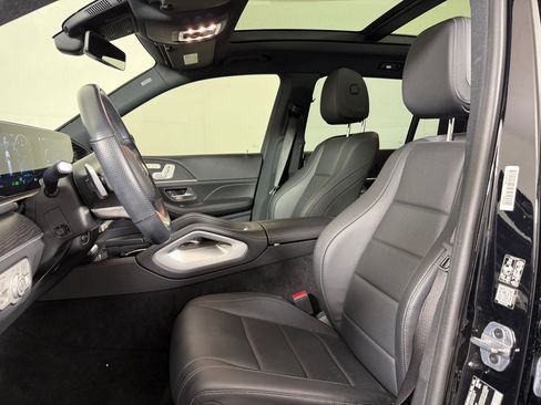 Used 2023 Mercedes-Benz GLS 450 4MATIC image 5