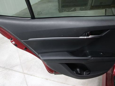 Used 2018 Toyota Camry SE FWD image 20