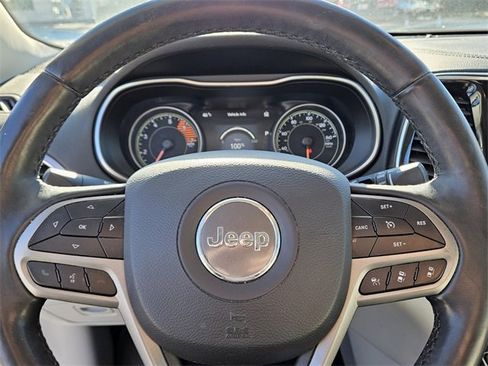 Used 2019 Jeep Cherokee Limited w/ Luxury Group image 25