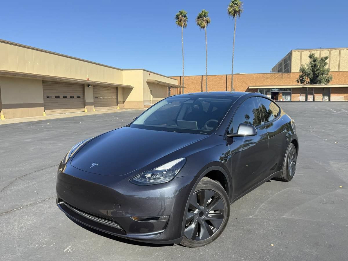 Used 2024 Tesla Model Y Long Range RWD image 3