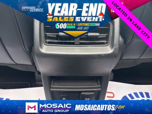 Used 2022 Ford Edge SEL w/ Convenience Package image 11