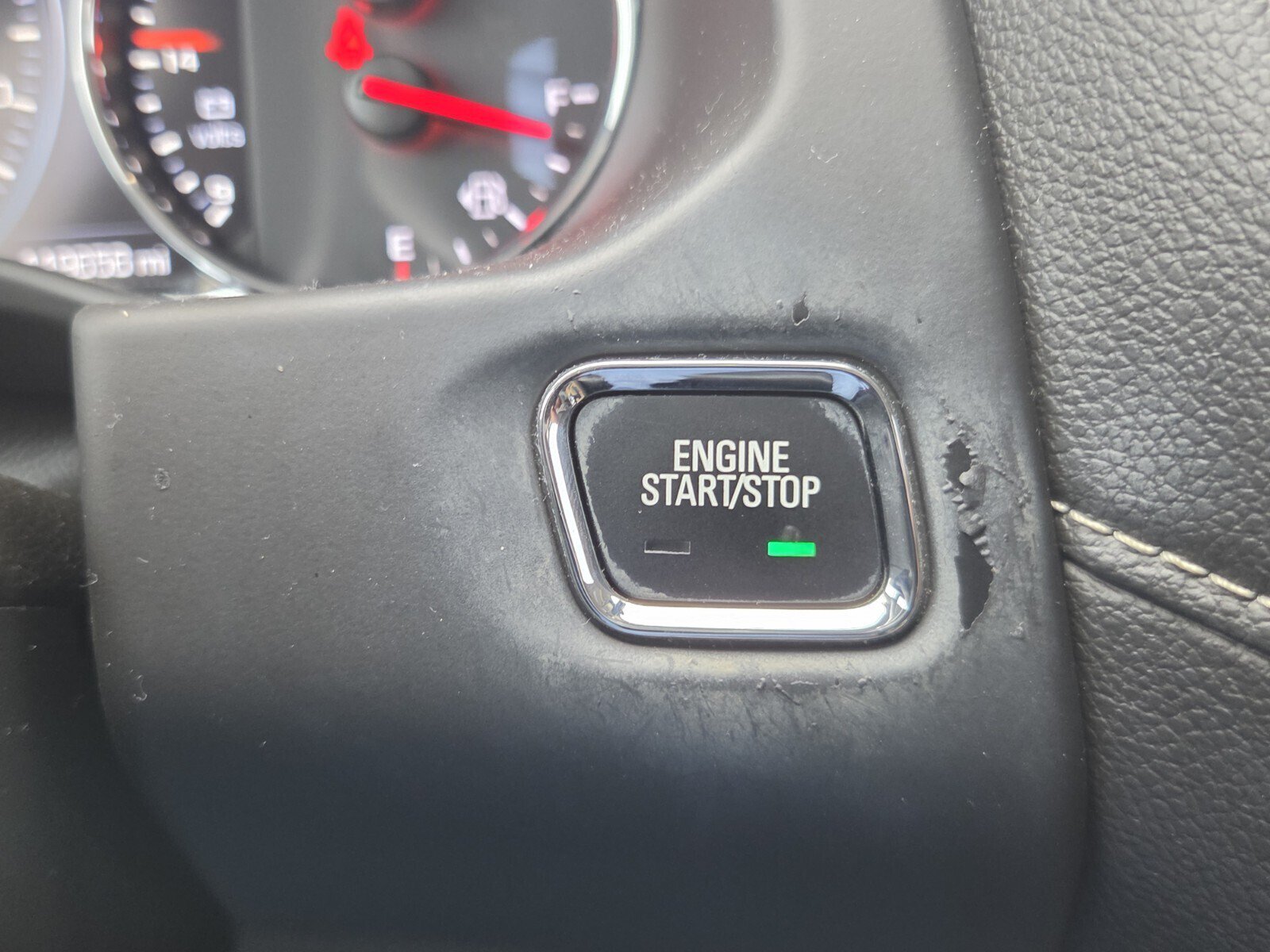 Used 2018 GMC Acadia Denali w/ Technology Package FWD image 12