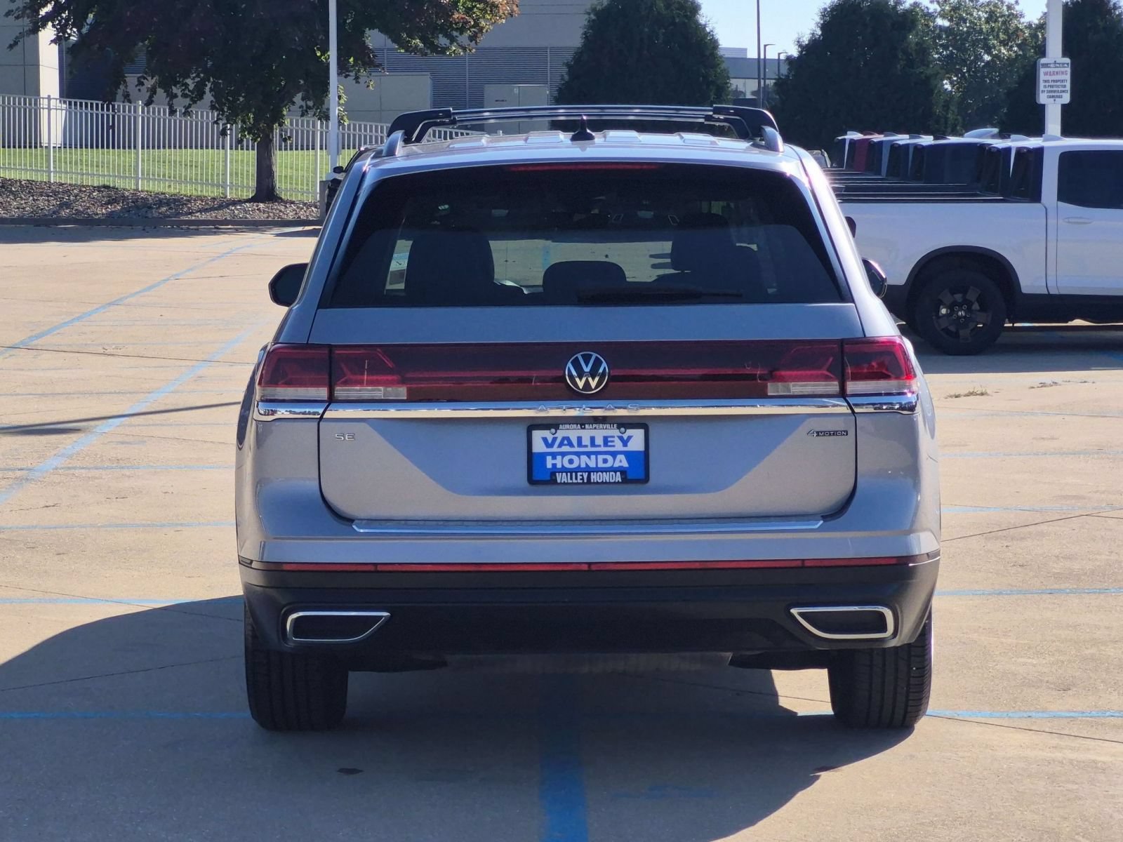 Used 2024 Volkswagen Atlas SE AWD/4WD image 7