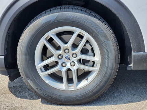 New 2026 Ford Explorer Active w/ Active Comfort Package RWD image 8