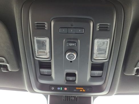 Used 2023 Chevrolet Suburban RST AWD/4WD image 31