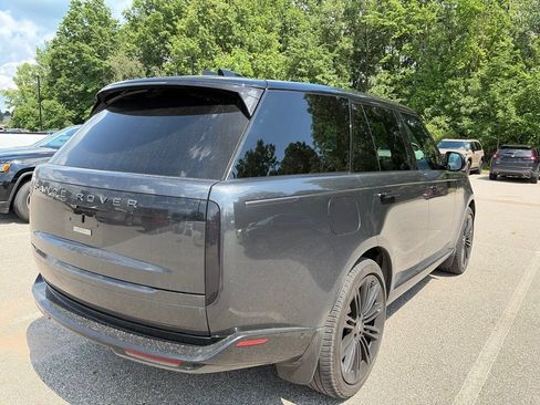 Used 2024 Land Rover Range Rover SE AWD/4WD image 10