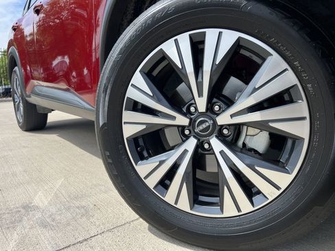 Certified 2023 Nissan Rogue SV image 7