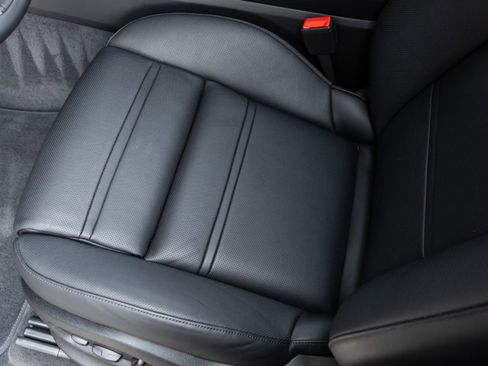 New 2025 Porsche Cayenne Turbo image 29