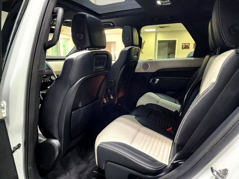 Used 2022 Land Rover Discovery S R-Dynamic image 20