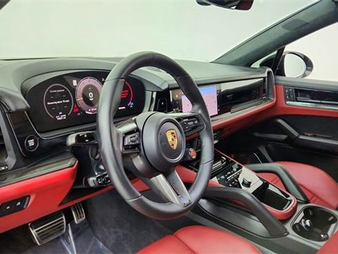 Used 2024 Porsche Cayenne Turbo GT image 19
