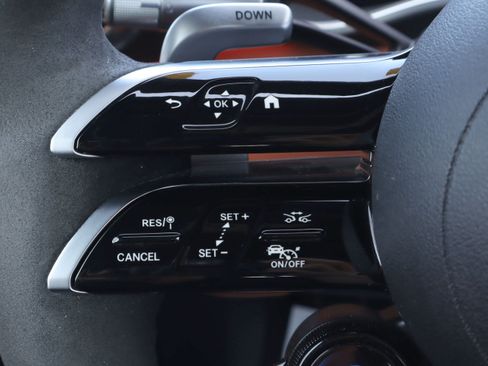 Used 2022 Mercedes-Benz SL 63 AMG 4MATIC image 15