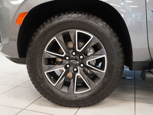 Used 2022 Chevrolet Tahoe Z71 w/ Z71 Off-Road Package AWD/4WD image 19