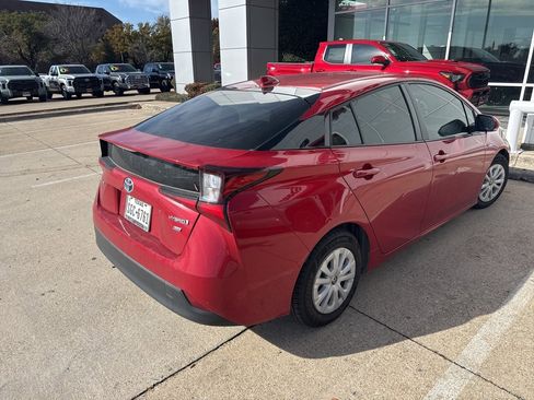 Used 2022 Toyota Prius L Eco image 4