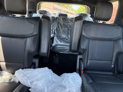 New 2026 Ford Expedition Platinum w/ Stealth Performance Package AWD/4WD image 18