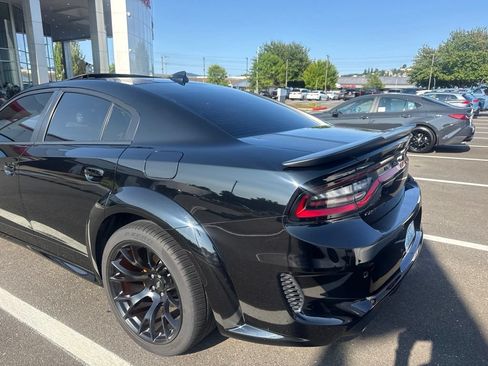 Used 2022 Dodge Charger Scat Pack RWD image 4