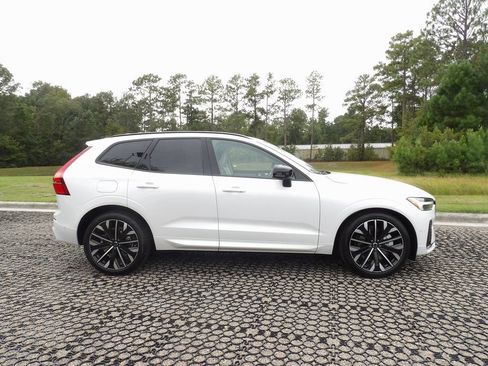 New 2026 Volvo XC60 B5 Ultra w/ Protection Package Premier image 4
